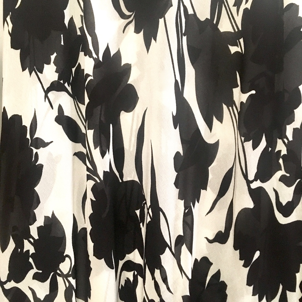 Vintage Maxi Skirt Floral Black and Cream S - Picture 3 of 8